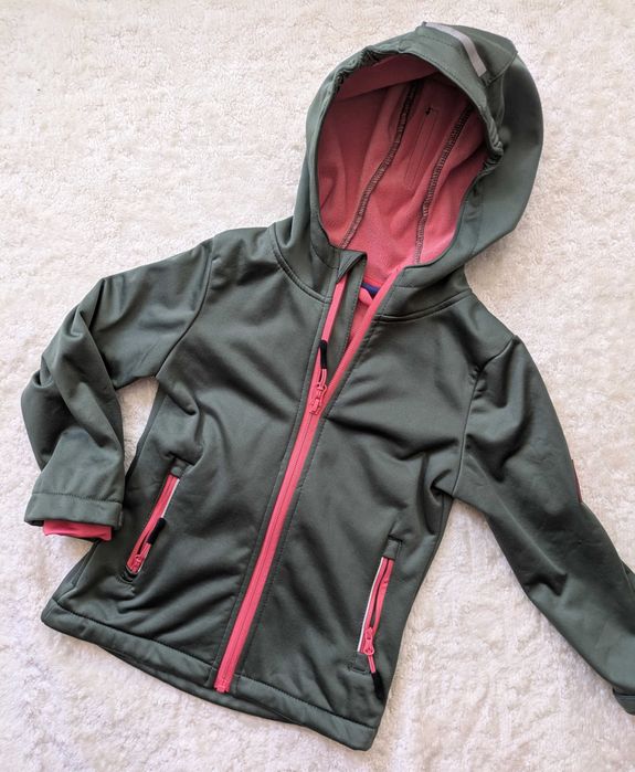 Лот за момиче - два чифта нови обувчици и софтшел якенце