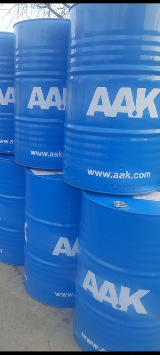 Butoaie de 220 litri din plastic și fier