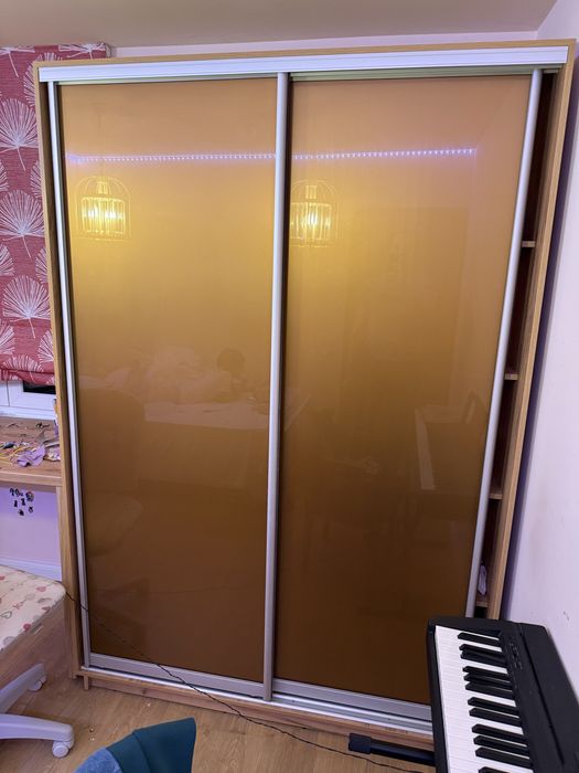 Dulap/Dressing usi culisante +birou