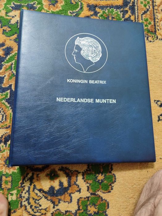 Продается альбом для монет