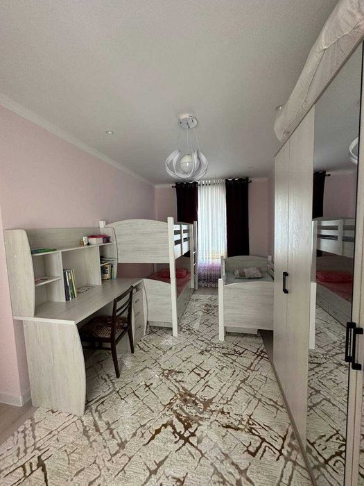 Кибрай 9соток 9хона 2этаж сув бўйида