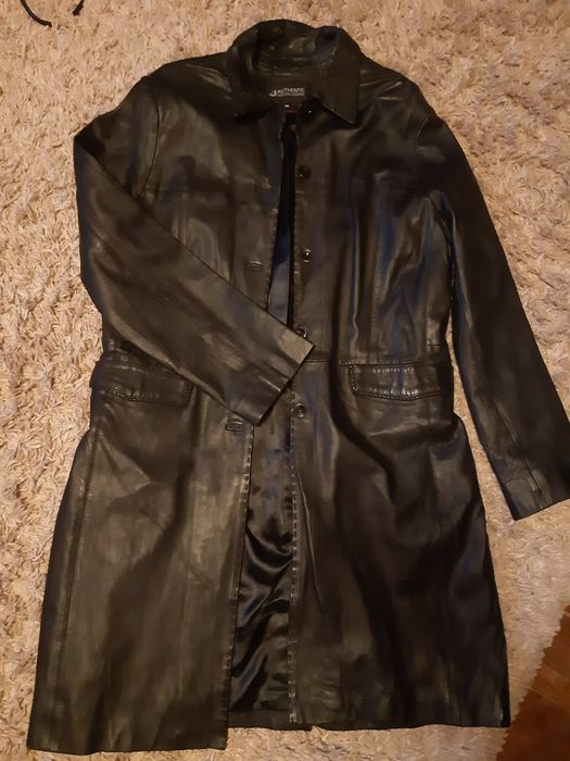 Geaca lunga de piele (tip palton)