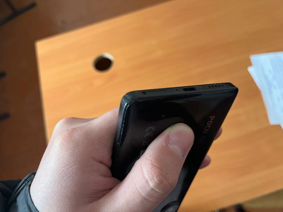 Продам смартфон POCO F5