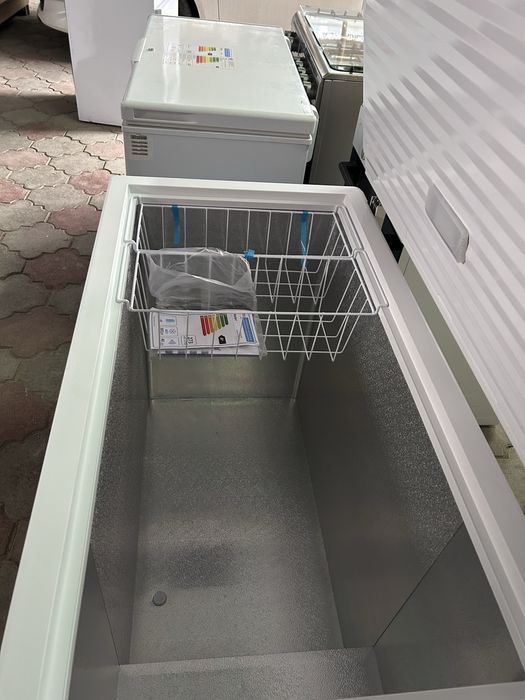 Продается морозильник Haier 203l