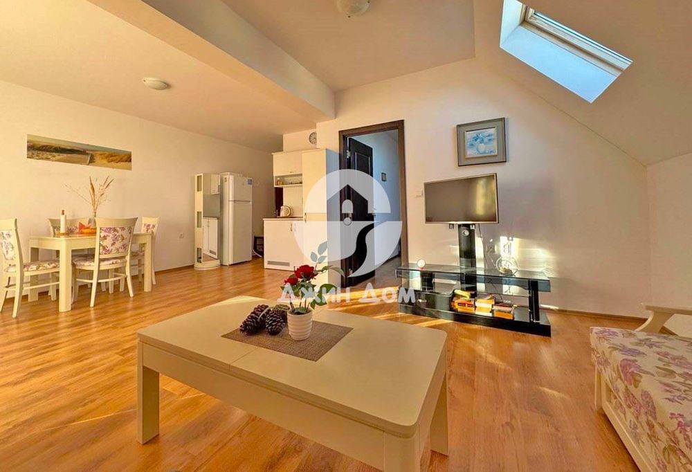 Продава се Двустаен апартамент в к.к. Слънчев бряг - 57 кв.м за 1167 €/кв.м - Снимка #2