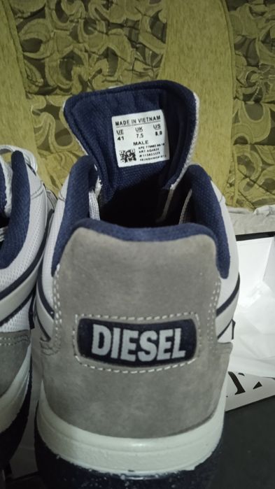 Продам новые кроссовки