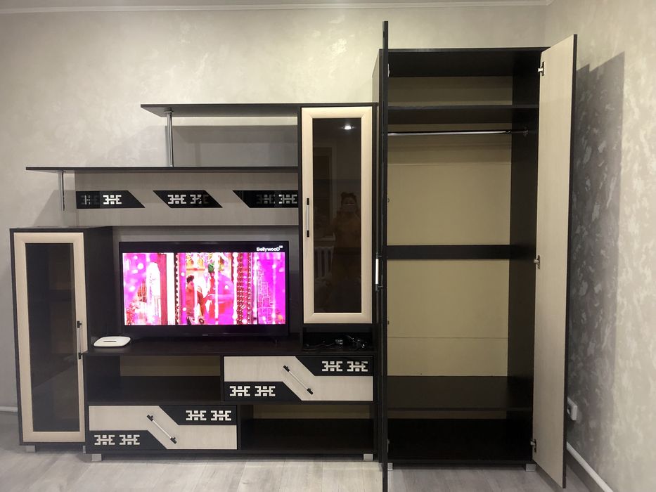 Горка со шкафом