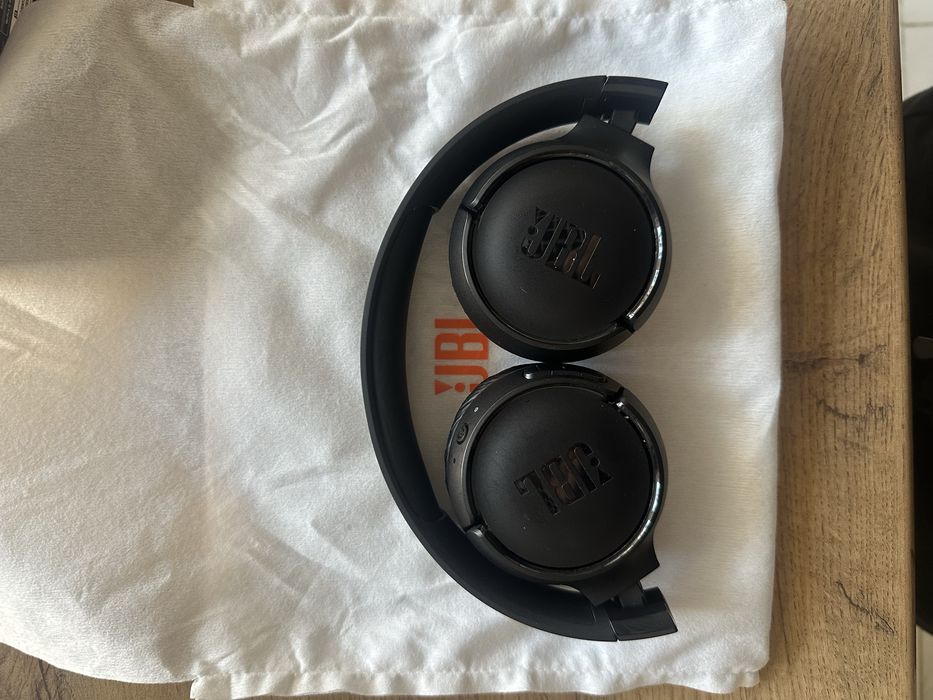 JBL 520BT в отличном состоянии
