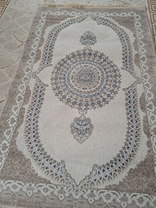 Продам ковер.