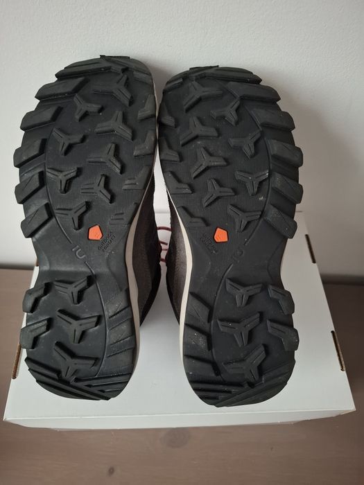 Bocanci mid impermeabili MH5 , piele, dama , gri , drumetii. Quechua