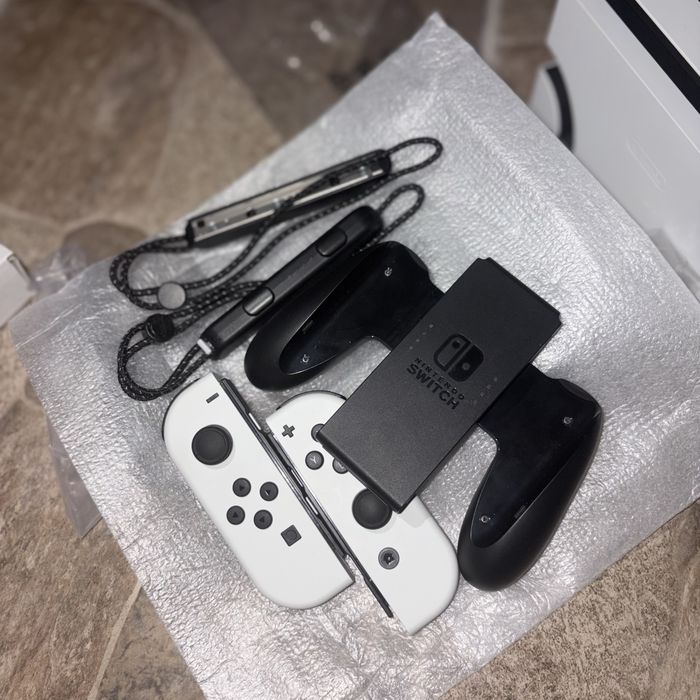 Конзола Nintendo Switch OLED (White)
