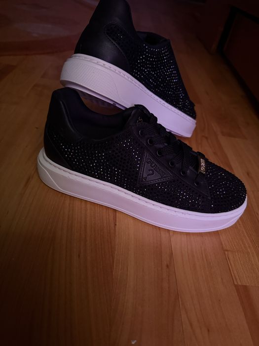Adidași negri cu pietre Guess – mărimea 36–37 – NOI