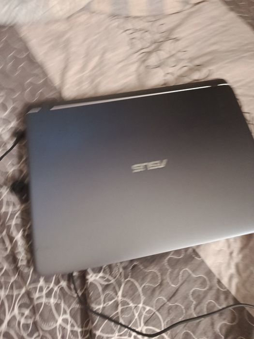 Продам ноутбук Asus 2018 года