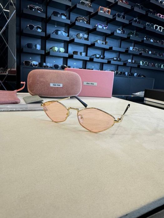 Ochelari Miu Miu noi
