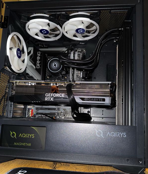 PC Gaming RTX 4080, i7-13700KF, 32GB DDR5 | Vă rog citiți descrierea!