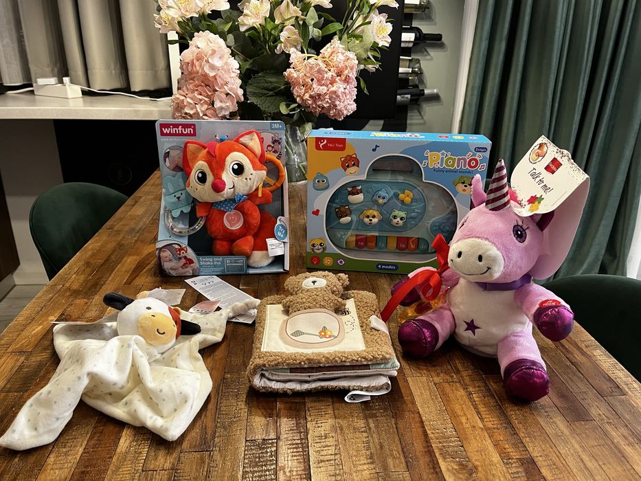 Unicorn Interactiv pufos – NOU cu etichetă (Repetă ce spui)