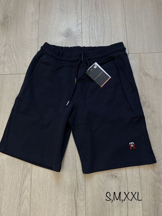 Екипи,спортни долниша Nike,Lacoste