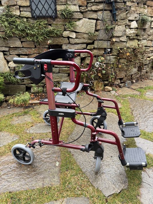 Ролатор Drive Medical със седалка и спирачки, сгъваем