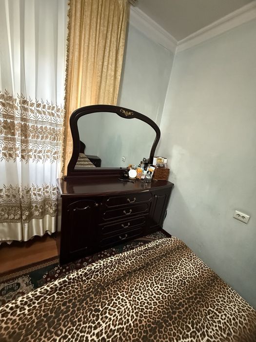 Srochna spalni mebel sotiladi