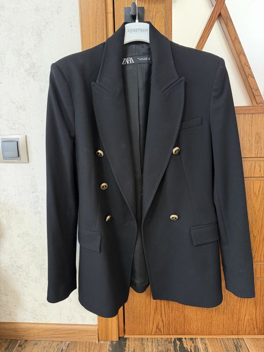 Черно сако на Zara