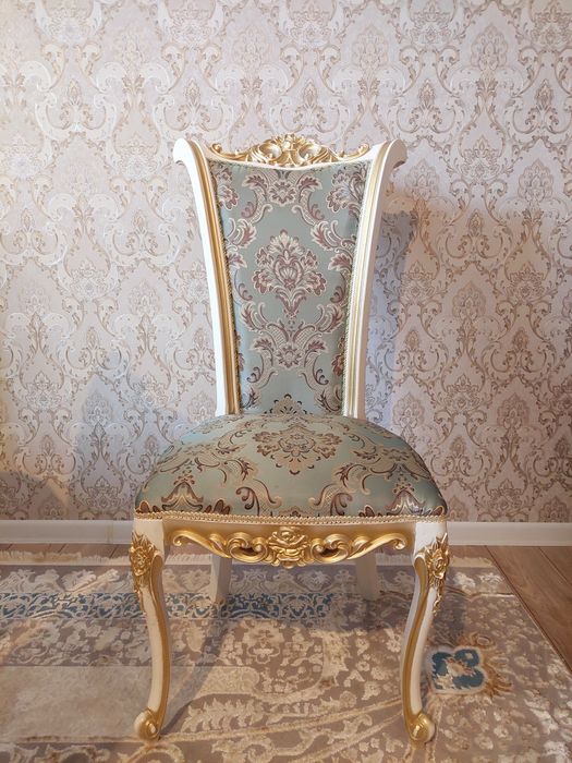 Стулья королевские