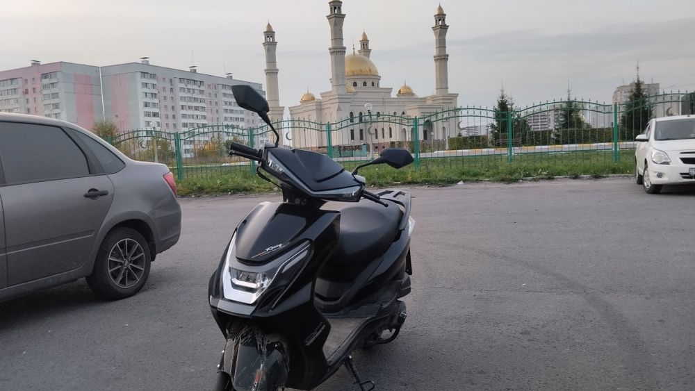 Скутер NOMAD M12