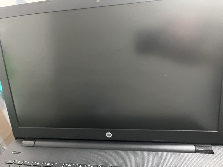 Laptop HP 15,6” – SSD 128GB, 4GB RAM, stare foarte bună