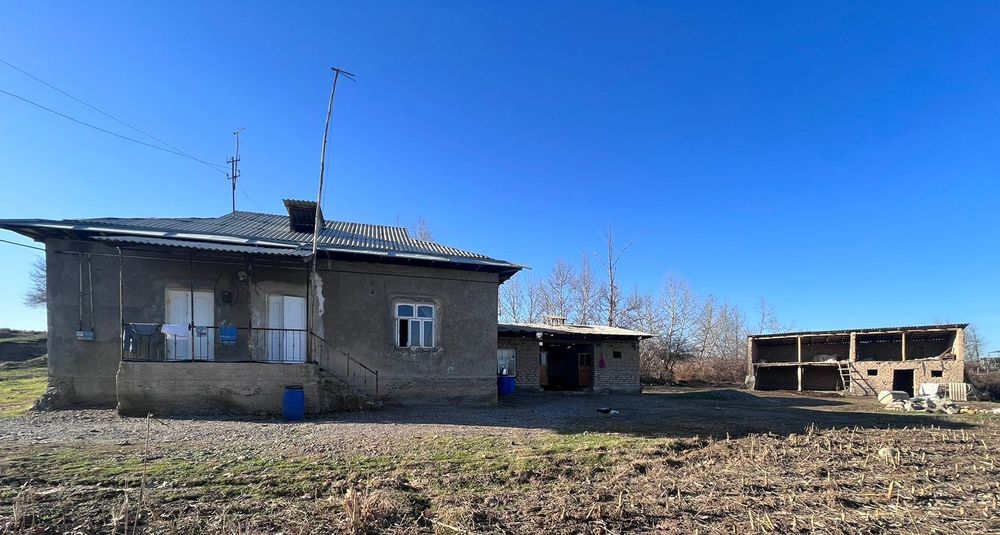 Уй сотилади 18 соток