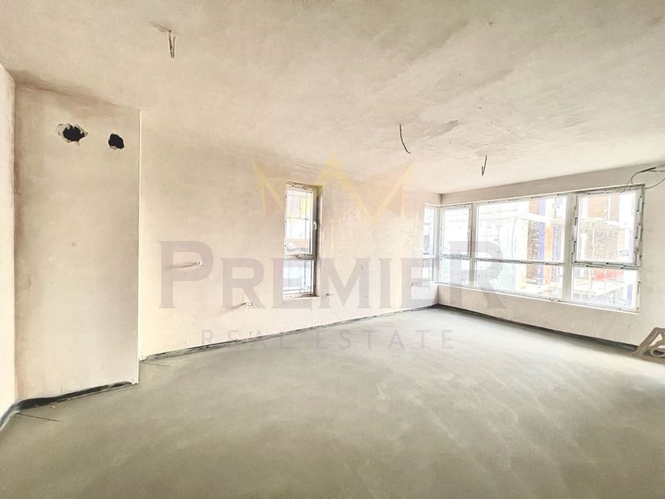 Продава се Тристаен апартамент в Варна, Левски - 102 кв.м за 1726 €/кв.м - Снимка #1