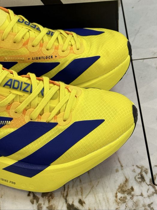 Adidas Adizero Adios Pro 4 în nuanța Pure Sulfur nr 41,5