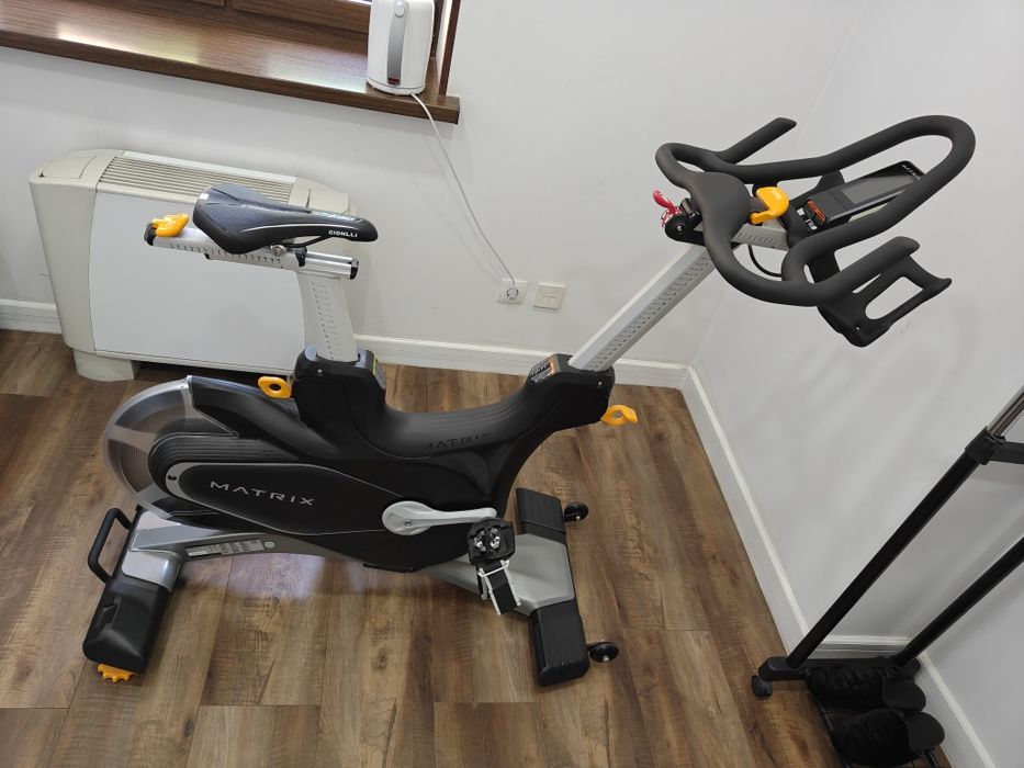 Профессиональный велотренажёр Matrix CXC Indoor Training Cycle