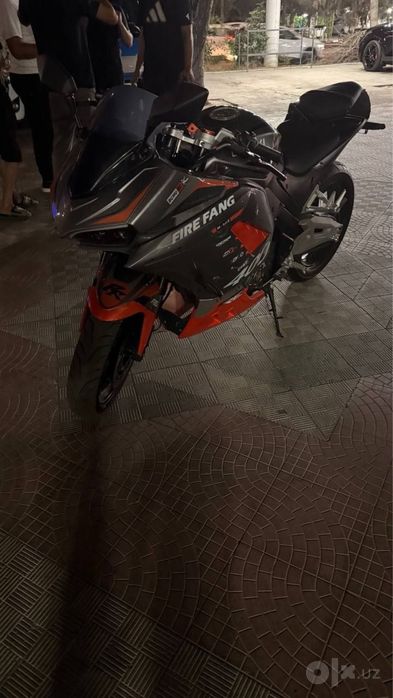 Motosikl srochna sotiladi.