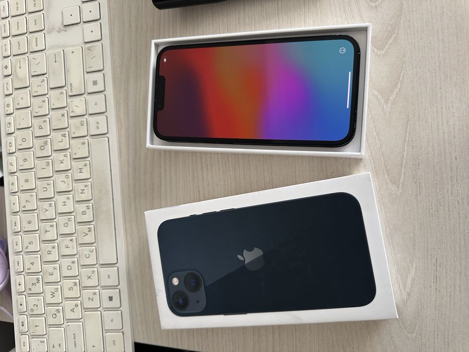 iPhone 13 256 + iPhone 7 red 128