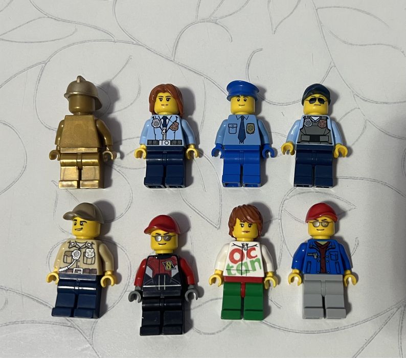 Продам оригинал лего фигурки