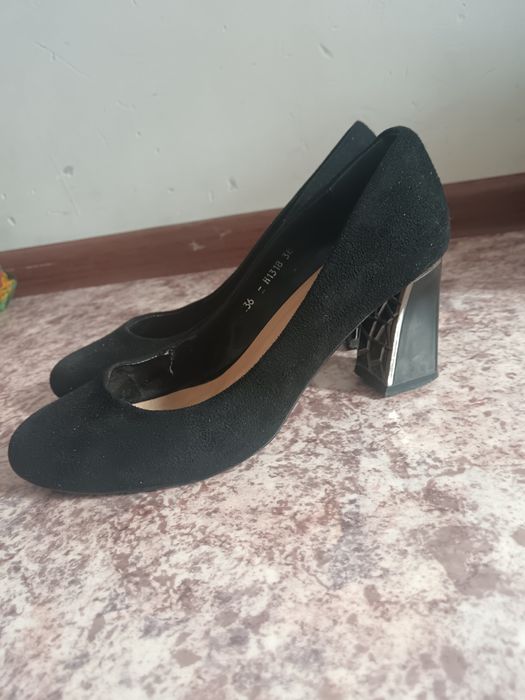 Туфли чёрные, замшевые