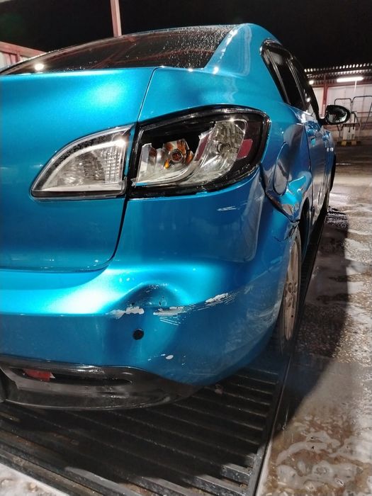 Мазда 3 2011 года