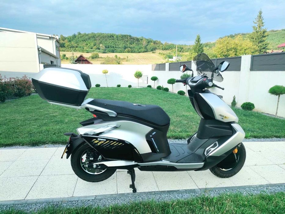 Scuter CFMOTO Zeeho AE8S+ foarte Ingrijit