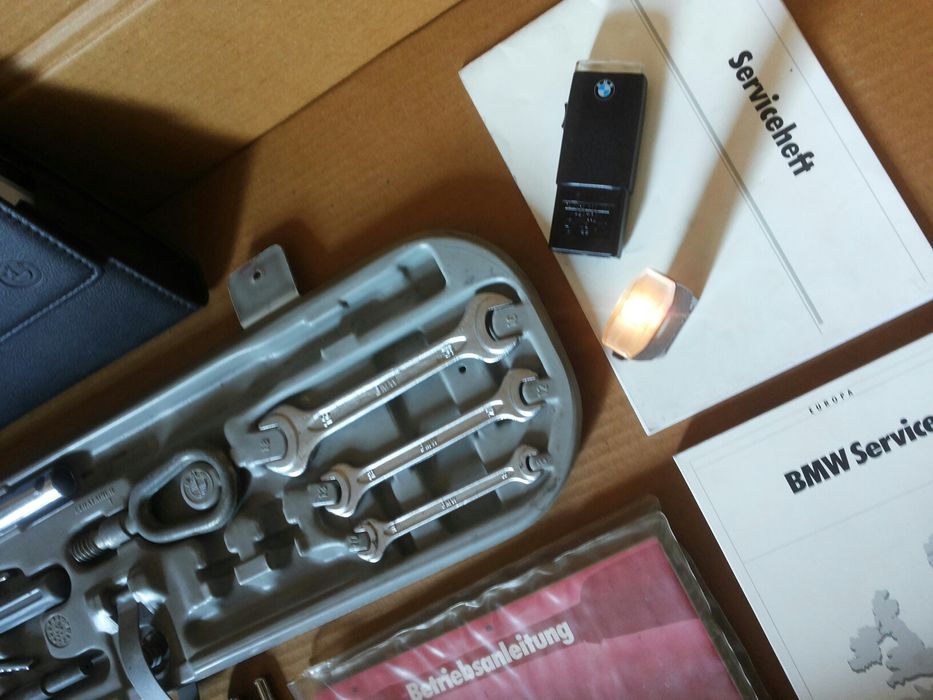 BMW Оригинални инструменти,аксесоари и пренадлежности