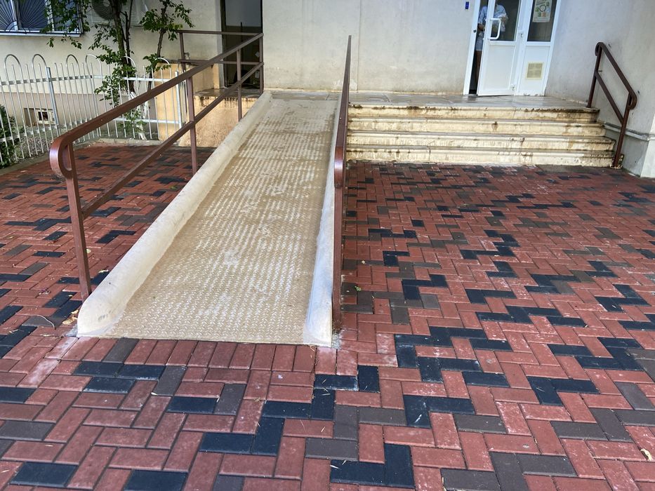 Servicii curățenie scări de bloc – materiale incluse