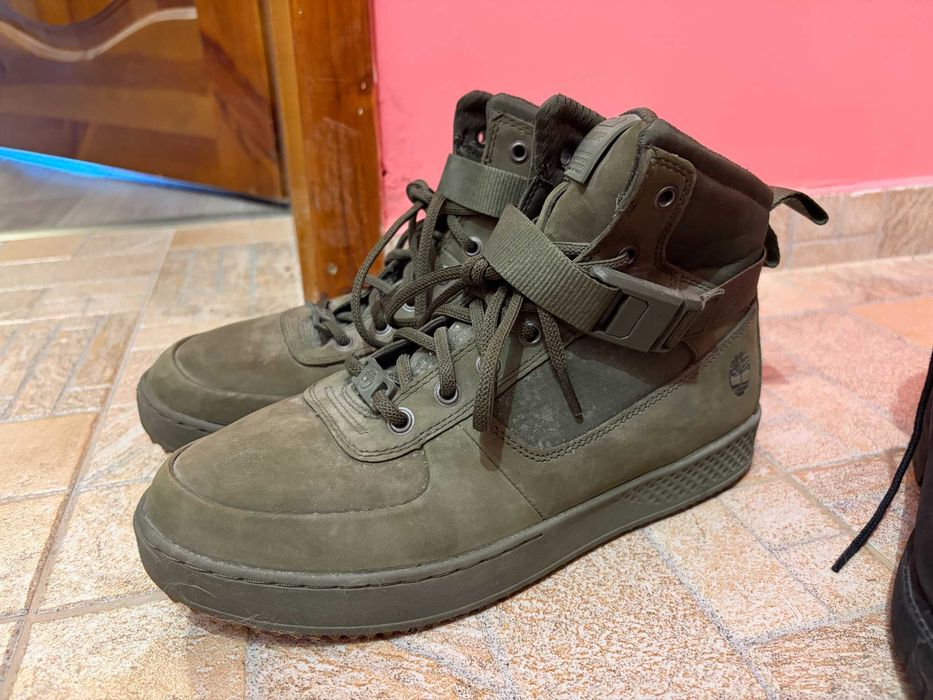 Черни туристически обувки/маратонки Timberland, размери 42 и 37.