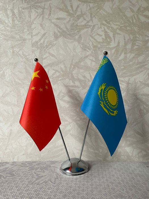 Железные Подставки для флажков