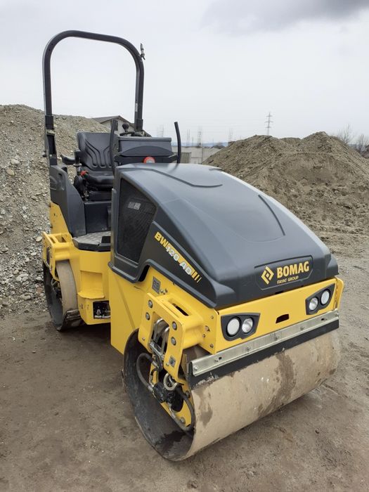 Închiriez  Cilindru compactor