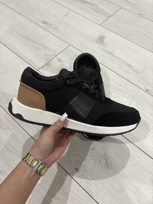 Классические кроссовки