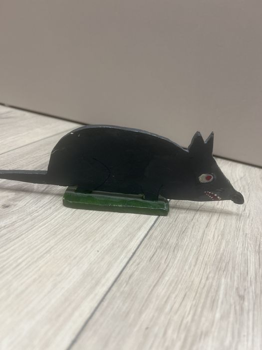 Статуэтка, игрушка крыса. Деревянная