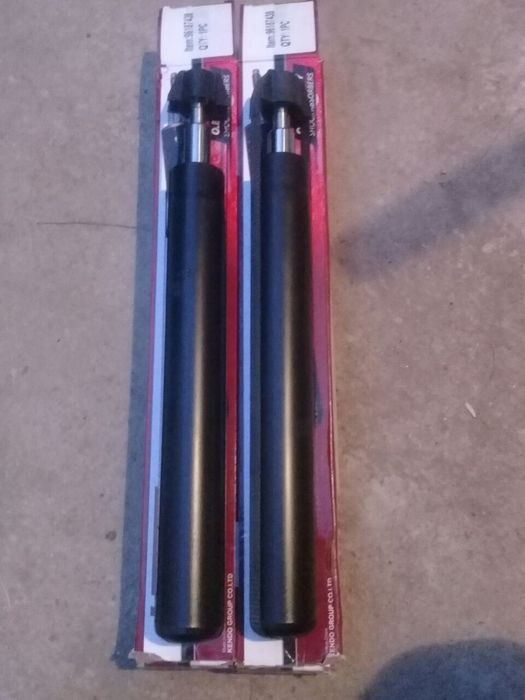 Продаю новые газовые амортизаторы и чашки в комплекте на нексия 1,2