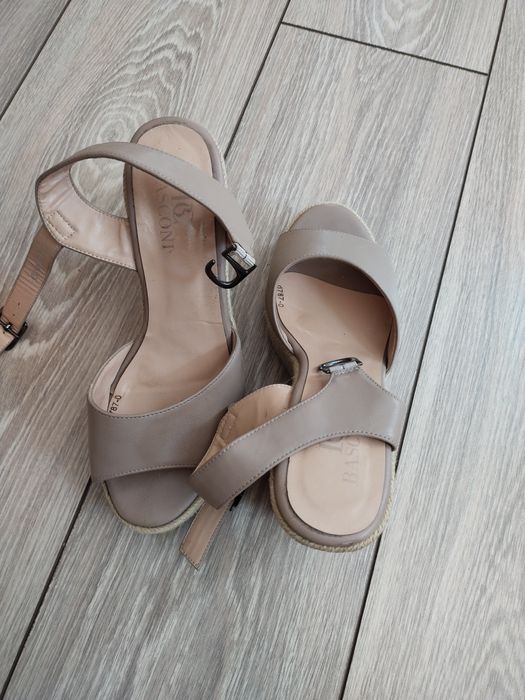 Босоножки женские