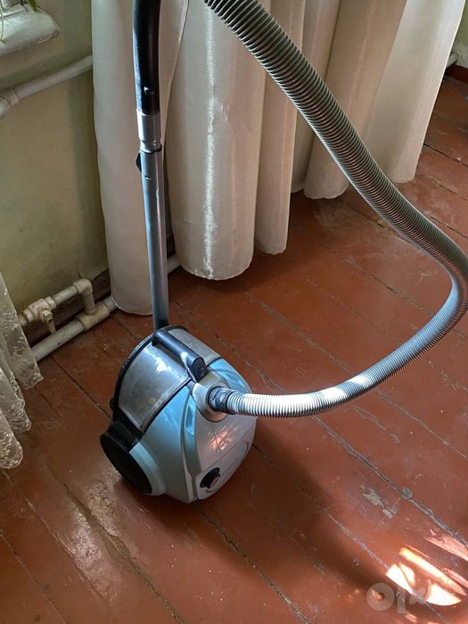 Пылесос BOSCH 2000W