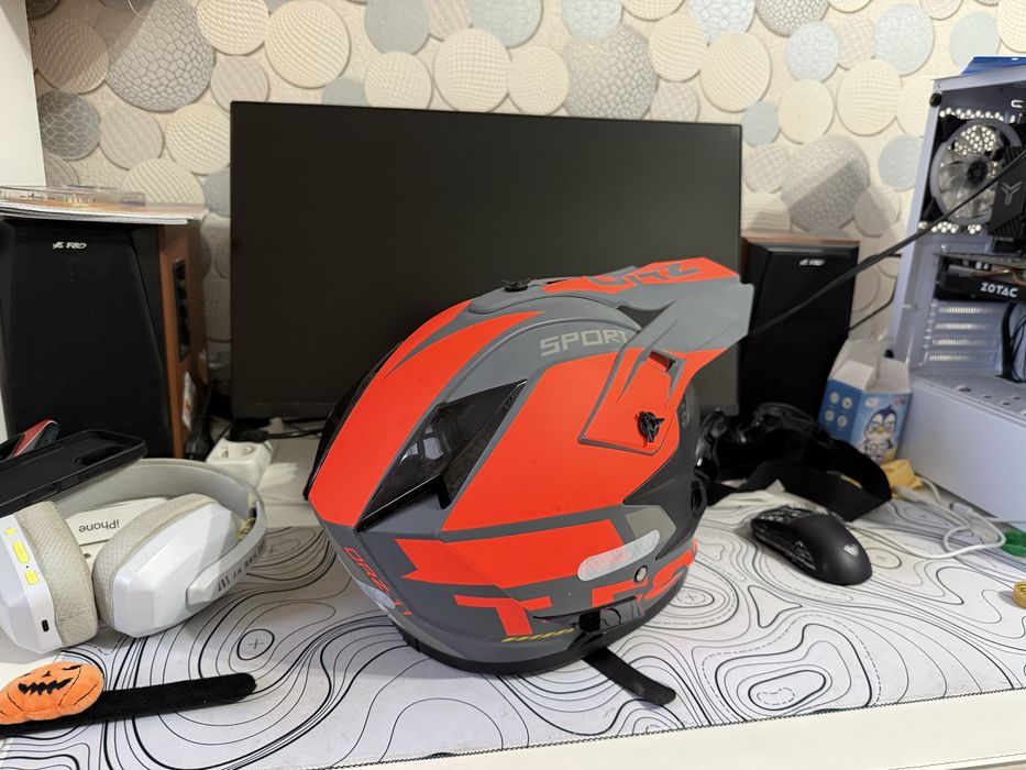 Продаю эндуро шлем