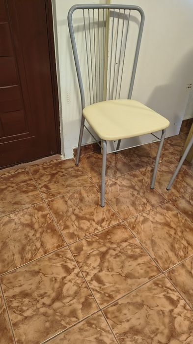 Vând 6 Scaune de bucătărie,