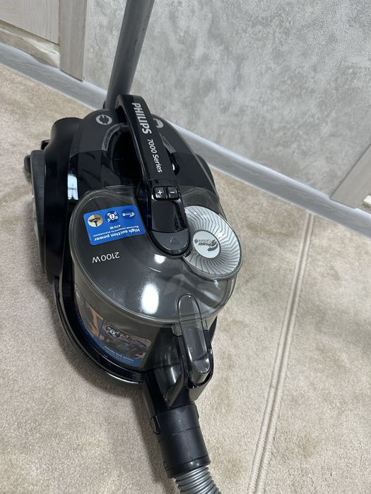 Пылесос  philips отлично тянет plisos